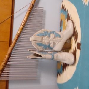 Southwestern dress boots  size 8 1/2 wore once! very comfortable!